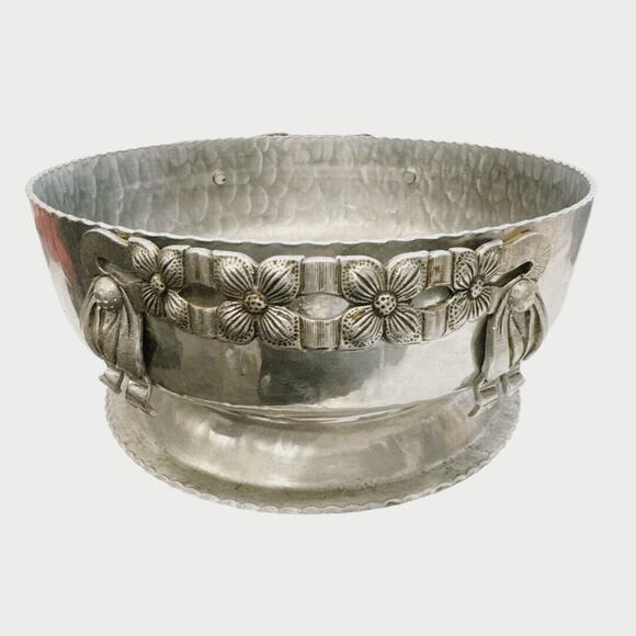Vintage Hand Wrought Rodney Kent Aluminum Bowl Floral Handles #407 - Picture 2 of 8
